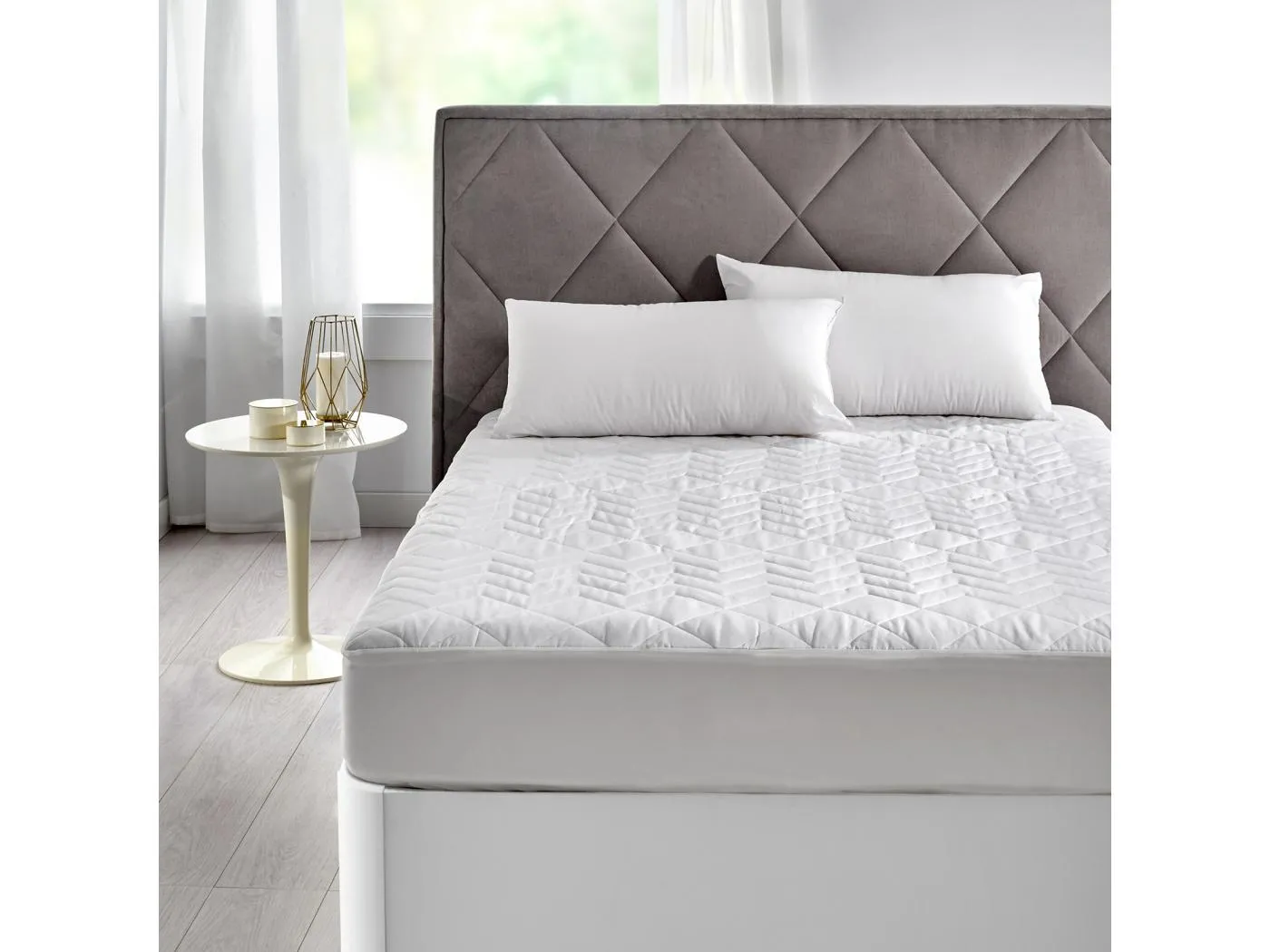 Atmungsaktiver, antiallergischer, gesteppter Matratzenschoner