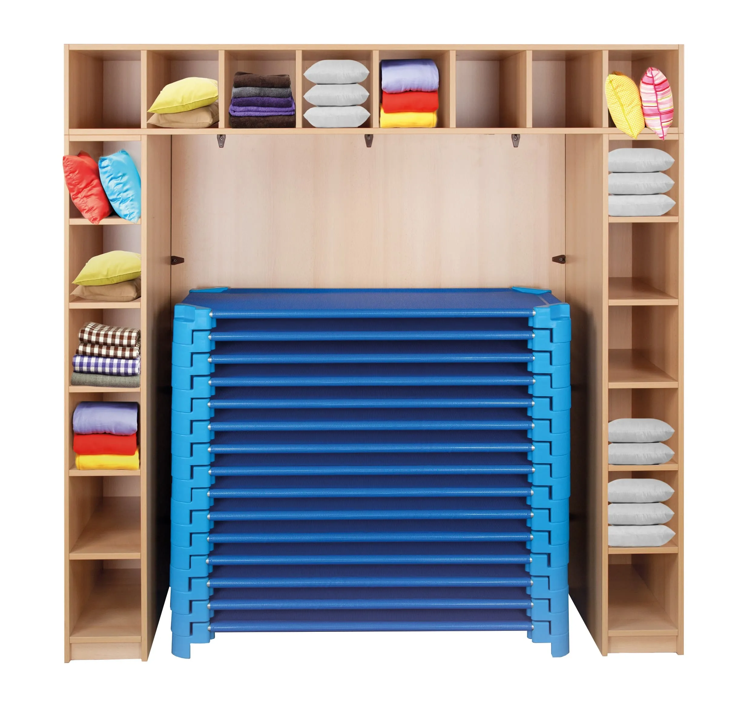 Regal für 20 Stapelliegen und 20 Bettzeugfächern mit Vorhang