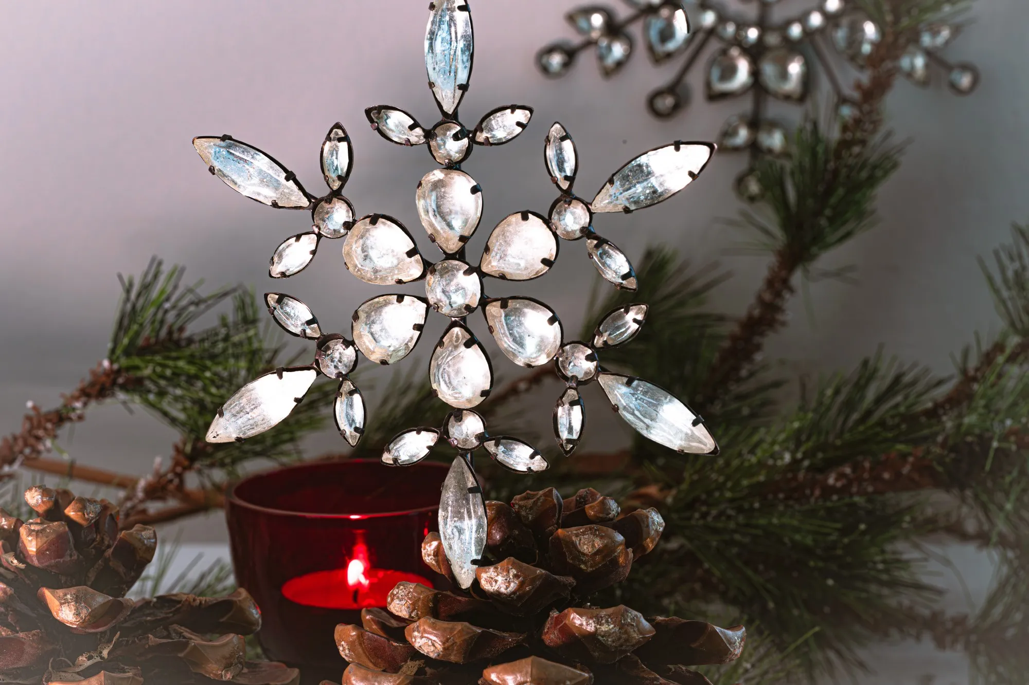 Anhänger 'Schneeflocke', Glassteine, Ø 13,5 cm