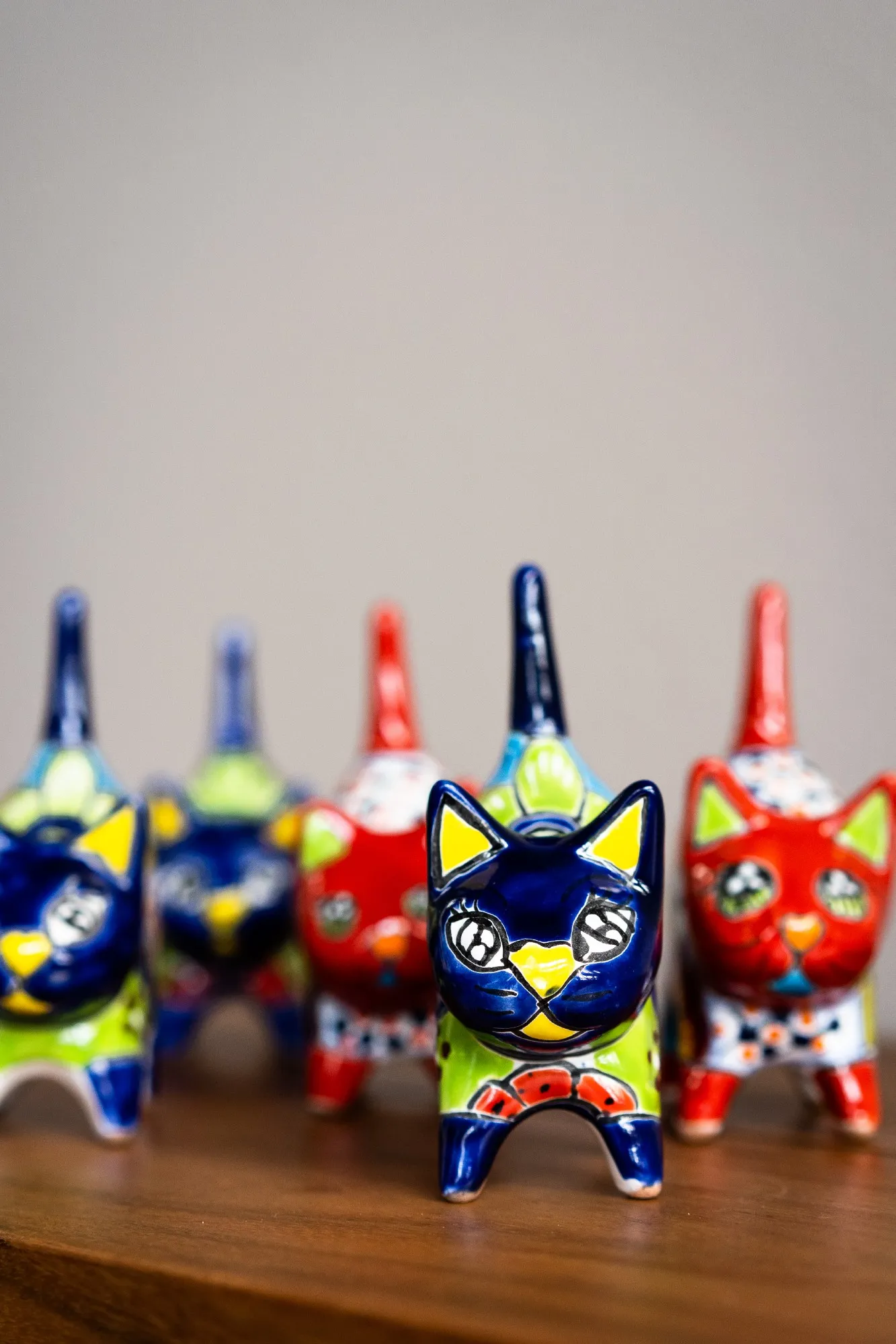 Katze Keramik blau, H 14 cm, B 10 cm, L 5 cm