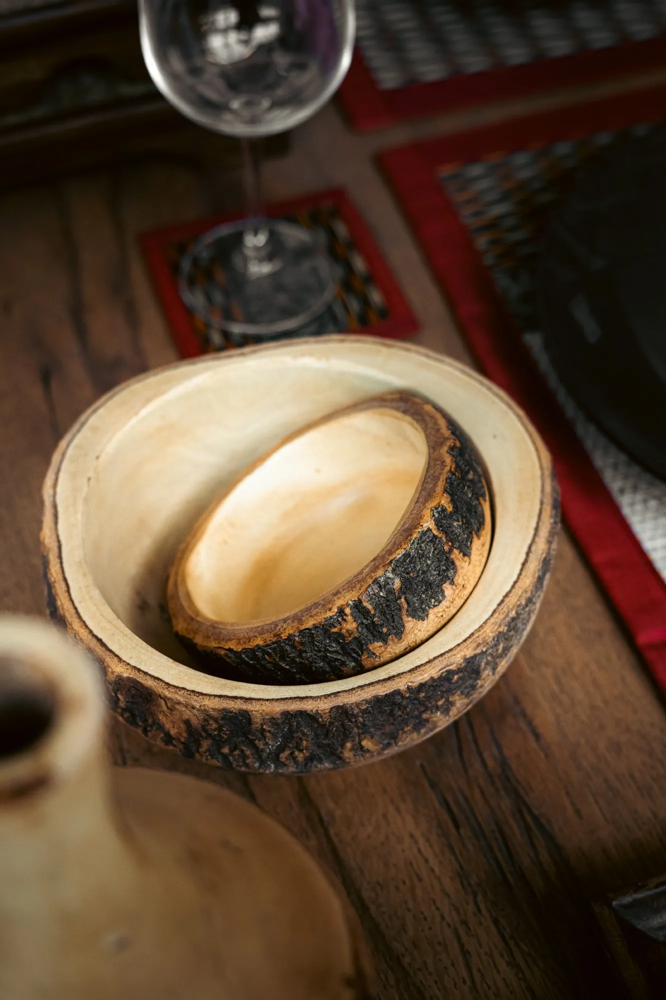 Holzschale mit Baumrinde, Mangoholz, Ø 11 cm, H 5 cm