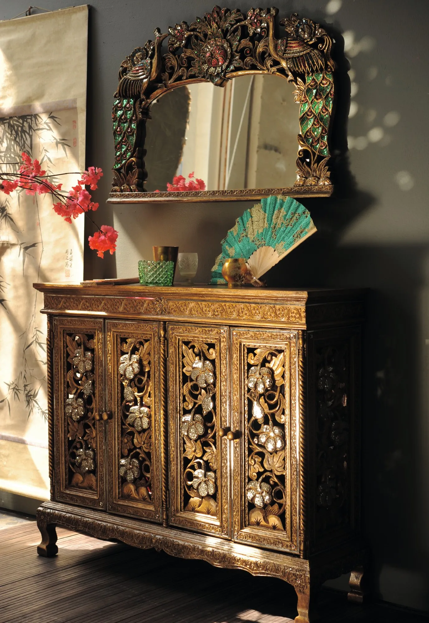 Sideboard 'Weiße Blume', 4 Türen, gold/weiß, B 110 cm, H 90 cm, T 30 cm