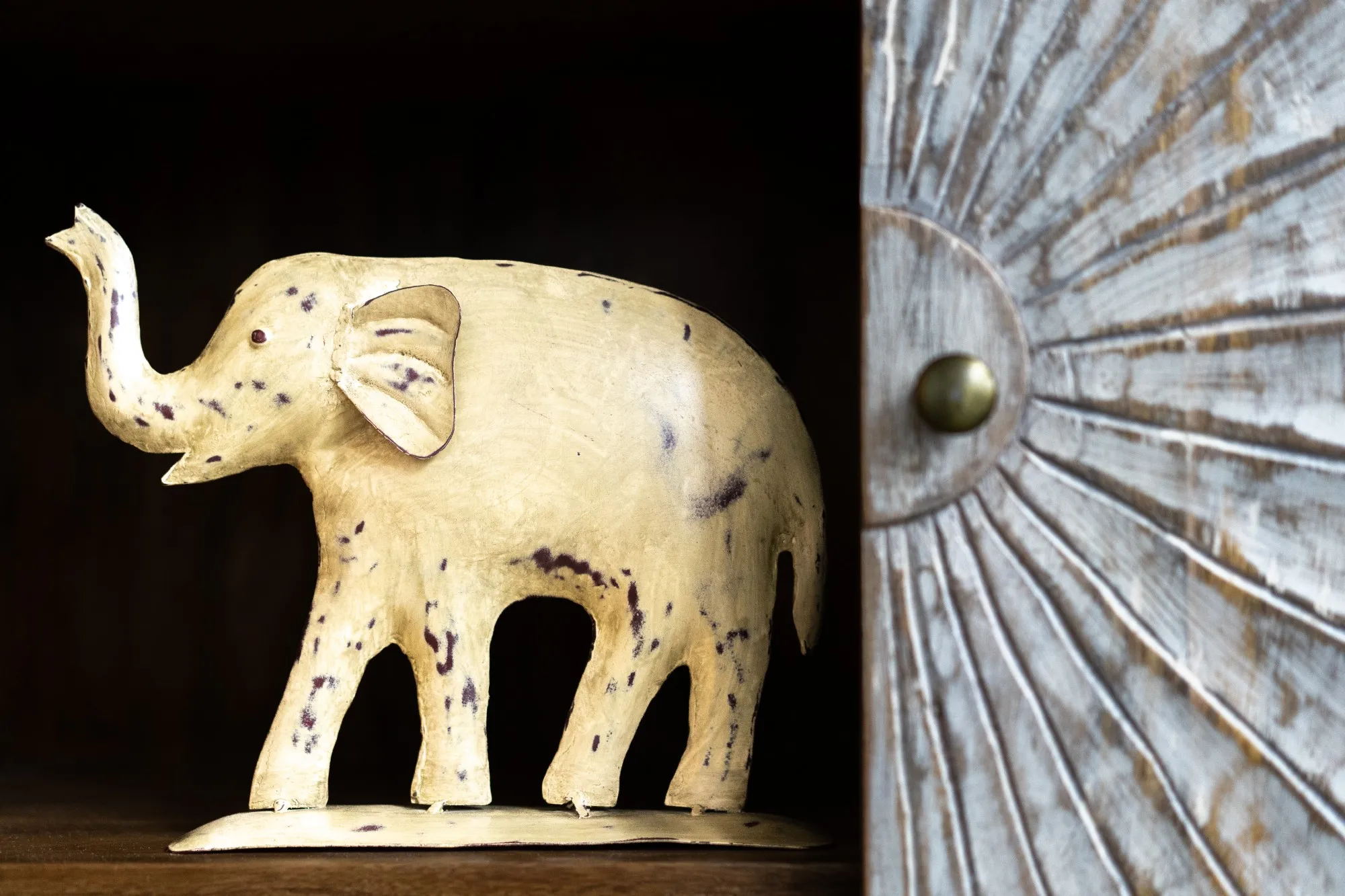 Elefant aus Eisen bemalt, B 28 cm, H 21 cm, L 6 cm