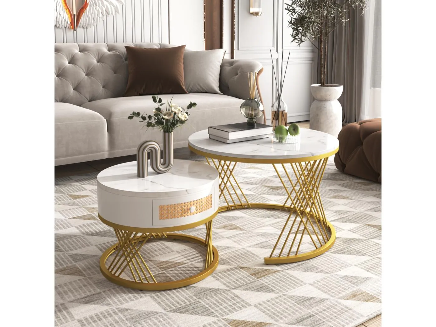 2er-Set runder Couchtische, Beistelltisch mit Marmorplatte und Rattanschubladen, goldene Eisenbeine – 70 x 70 x 45,5 + 50 x 50 x 38,5 cm, Weiß