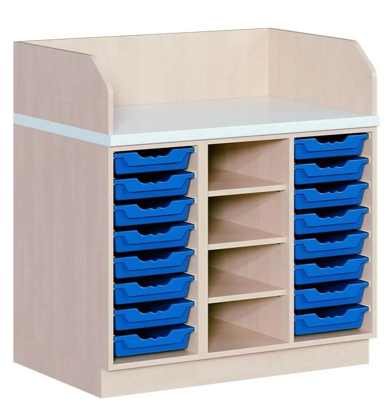 Wickelkommode mit 16 ErgoTray Boxen und offenes Regal
