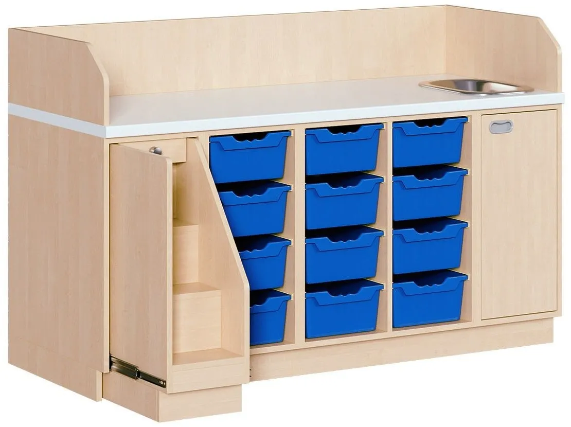 Wickelkommode mit 12 ErgoTray Boxen inkl. Waschbecken und Treppe